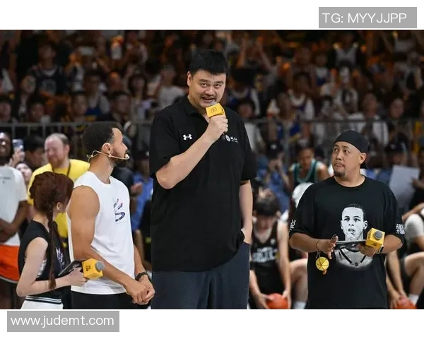 姚明因不洗头引发的趣事与篮球界的另类风潮探讨 姚明因不洗头引发的趣事与篮球界的另类风潮探讨