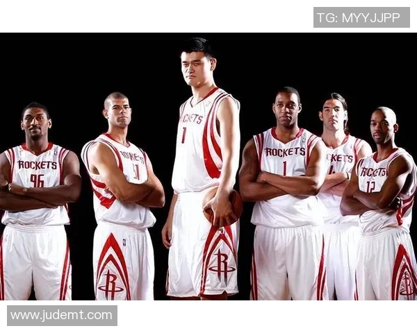 姚明出席颁奖典礼引发热议成为体育界新标杆的背后故事