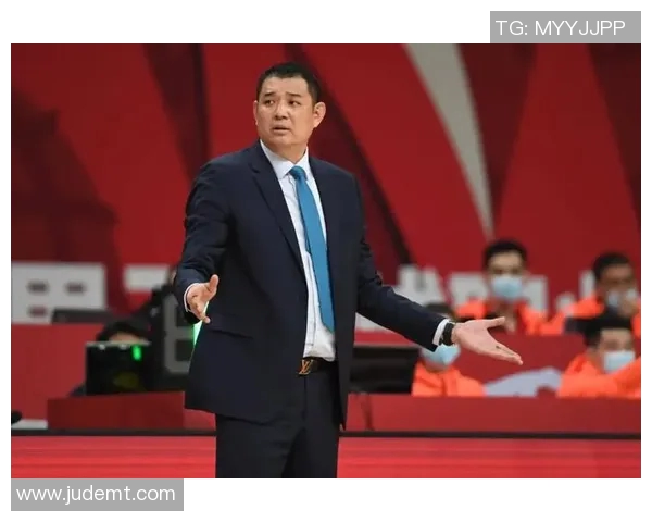 姚明对巩晓彬的评价引发热议深度解析两位篮球巨星的职业生涯与影响力