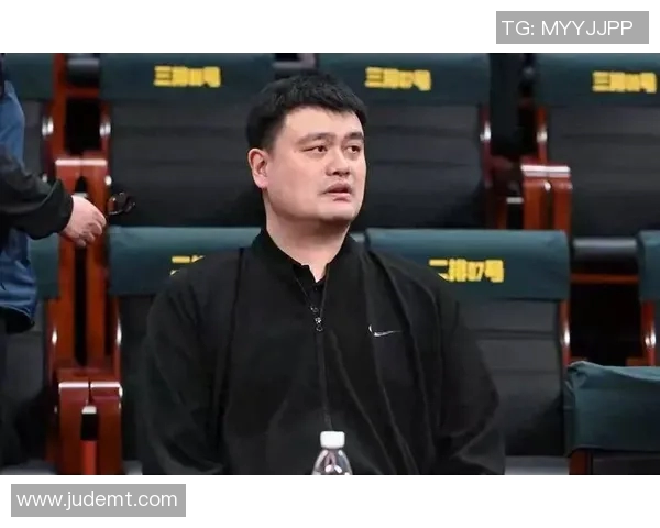 姚明文山的传奇人生与篮球梦想的交汇点探寻 姚明文山的传奇人生与篮球梦想的交汇点探寻