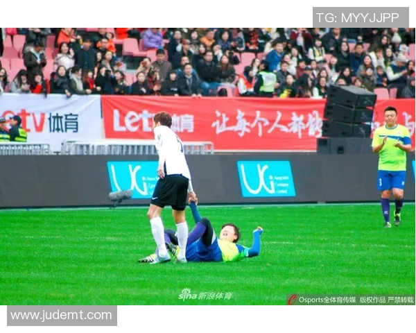 最佳控球足球明星推荐与他们的精彩瞬间分析 最佳控球足球明星推荐与他们的精彩瞬间分析