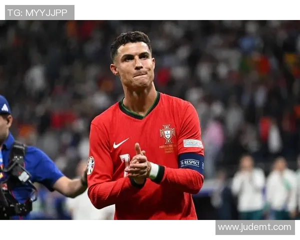 全球足球巨星榜单揭晓前100名球员实力排名与成就分析 全球足球巨星榜单揭晓前100名球员实力排名与成就分析