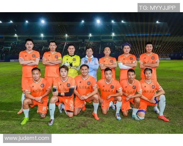 足球明星风采尽显各类精彩拍照瞬间汇聚成册 足球明星风采尽显各类精彩拍照瞬间汇聚成册