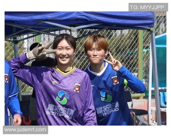 香港足球明星队女足奋勇争先展现风采助力女子足球发展新篇章 香港足球明星队女足奋勇争先展现风采助力女子足球发展新篇章